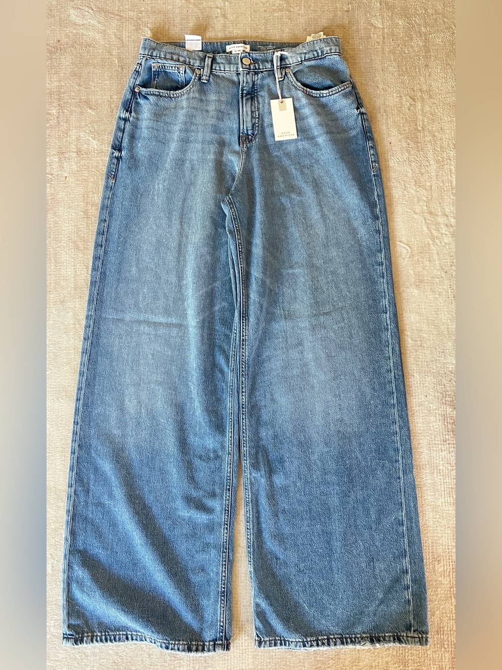 Good American Weightless Good Standard Ease Wide Leg Jeans - Picture 7 of 11